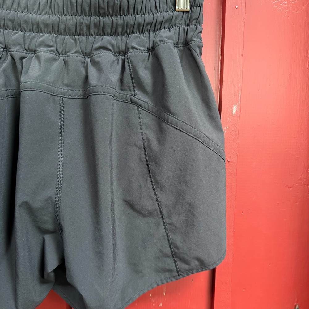lululemon athletica Black Women's Athletic Shorts with Elastic Waist - Picture 4 of 7